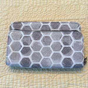 thirty-one Wallet in Stepping Stones